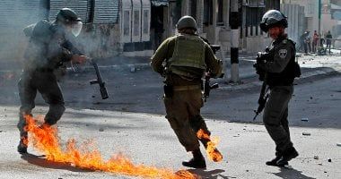 قوات الاحتلال تعتقل أكثر من 20 فلسطينيا من الضفة بينهم طفلان وسيدتان