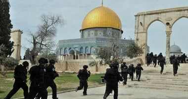مستوطنون يقتحمون المسجد الأقصى بحماية قوات الاحتلال الإسرائيلى