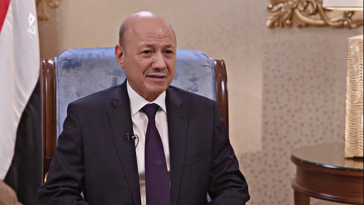 رئيس مجلس القيادة اليمنى يؤكد التزام بلاده بالشراكة مع المجتمع الدولى فى مكافحة الإرهاب