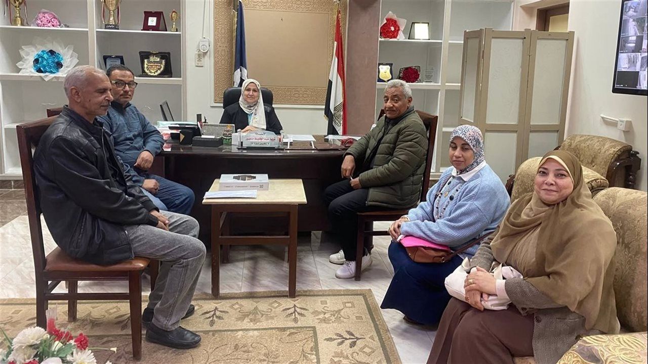 مدير تعليم السويس تبحث تطوير التعليم الفني وتوجه بعلاج أوجه القصور