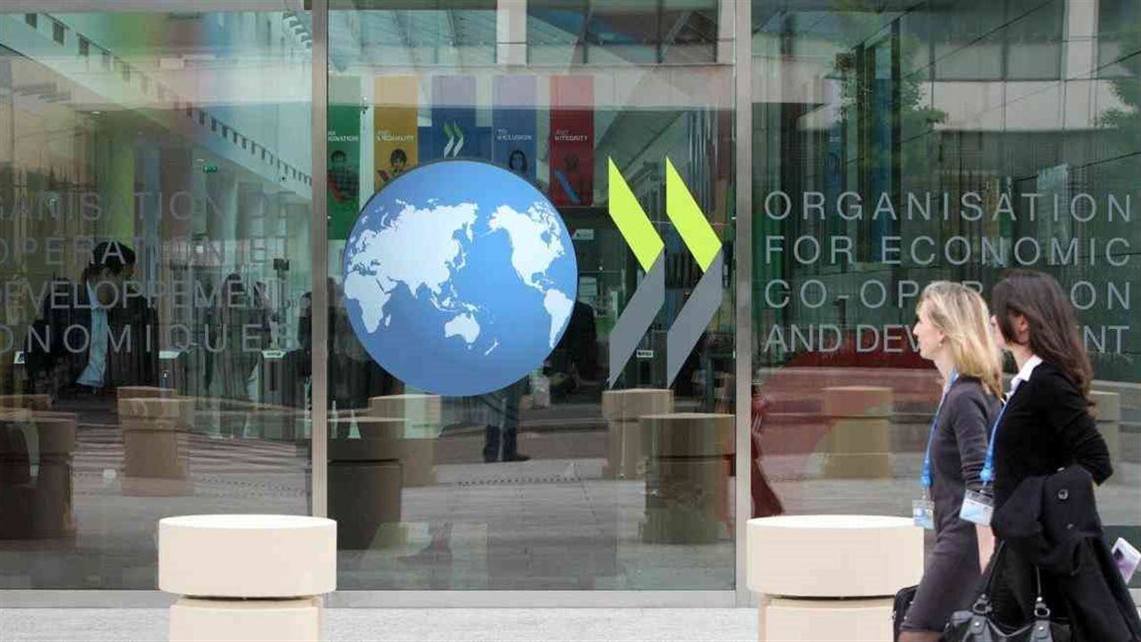 تباطؤ اقتصادي عالمي متوقع في ظل ارتفاع أسعار الطاقة جراء غلق مضيق هرمز