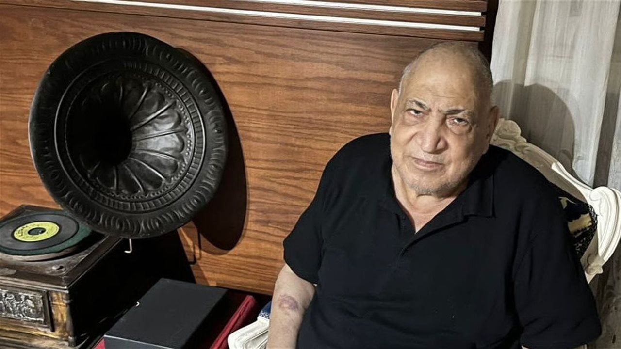 نتوءات من نزق البحر.. تفاصيل آخر رسائل حارس التراث الغنائي عصمت النمر