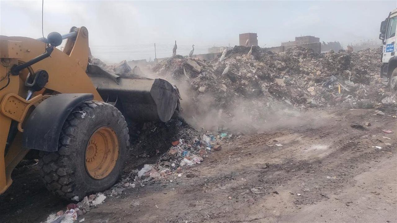 رفع مخلفات تُقدَّر حمولاتها بحوالي 16 ألف طن خلال أسبوع بالإسماعيلية