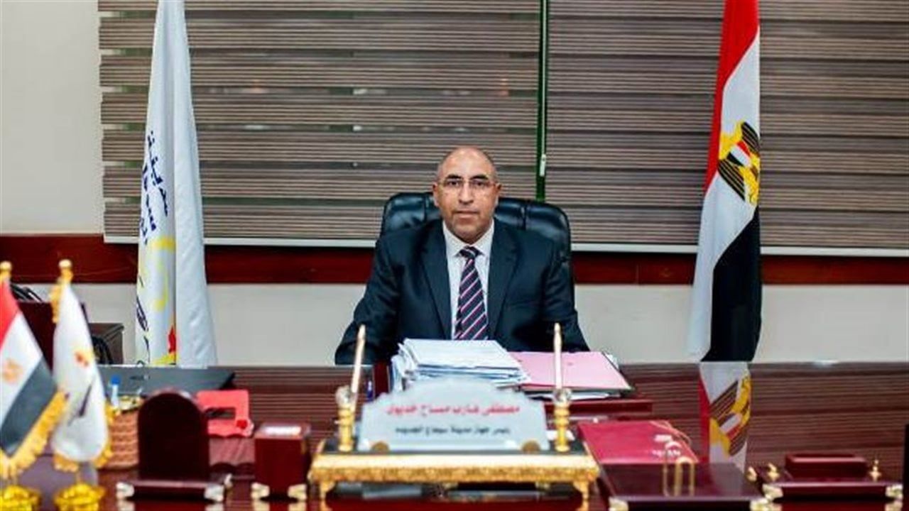 ضمن خطة تجهيز المنطقة الصناعية.. بدء صب سقف موزع الكهرباء بأخميم الجديدة
