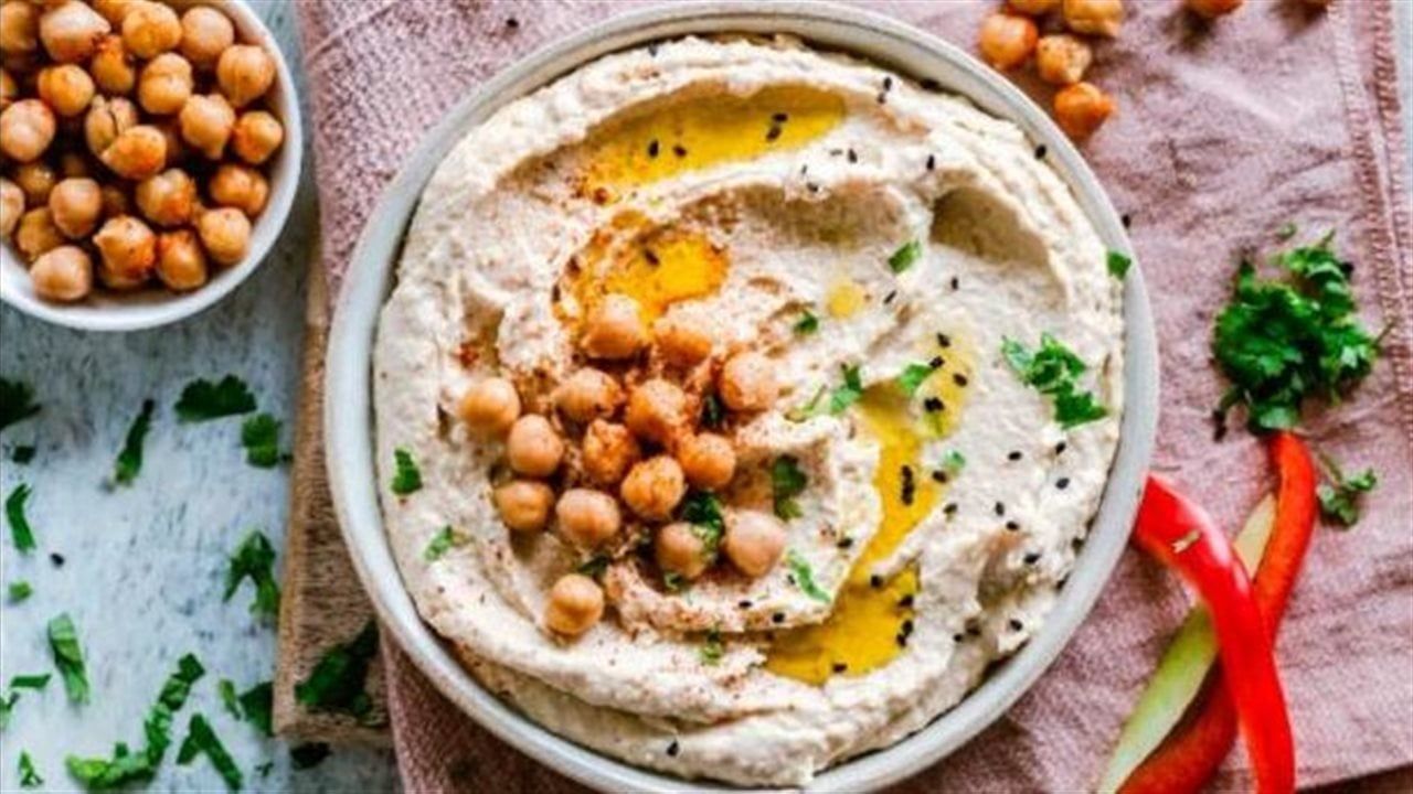 دراسة من جامعة أكسفورد تكشف الطريقة الصحيحة لأكل الحمص!