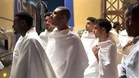 بعثة منتخب مصر تتوجه إلى مكة لأداء مناسك العمرة بعد الفوز على السعودية