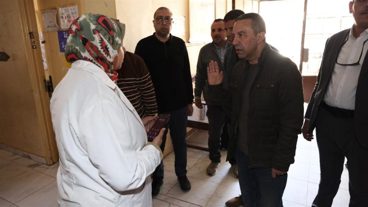 محافظ المنوفية يتابع الخدمات الصحية ويستجيب لشكاوى المواطنين