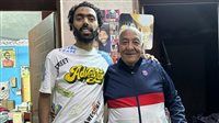 في الذكري الثالثة لوفاة والده.. كلمات حزينة من حسين الشحات عن صدمة الفراق وفقد الأب
