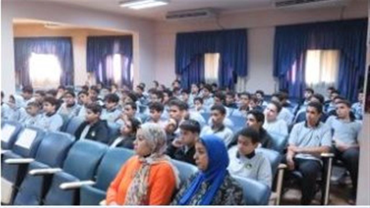 استثناء المدارس والجامعات من قرار العمل يوم الأحد.. استمرار الدراسة دون تغيير