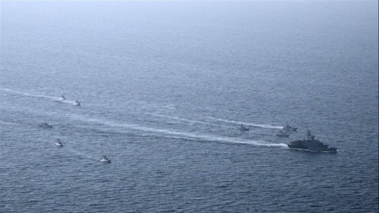 بين الدبلوماسية والقوة.. لماذا تحشد واشنطن قواتها قُرب الجزر الإيرانية؟