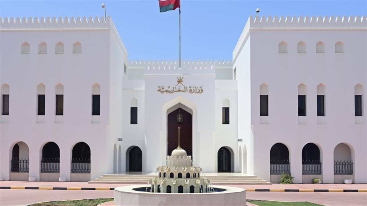 "الخارجية العمانية" تدين الهجمات على أراضيها