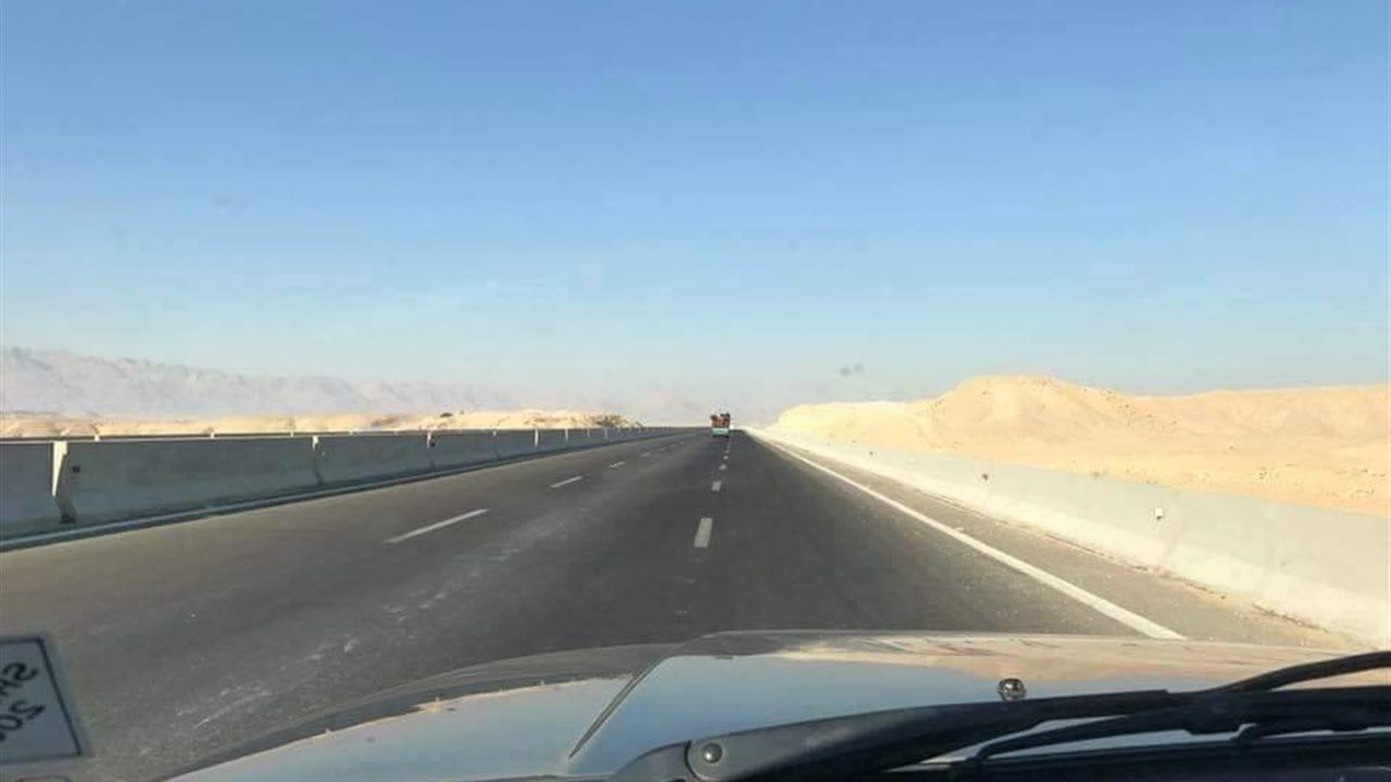 أمطار على طريق الجلالة شمال البحر الأحمر