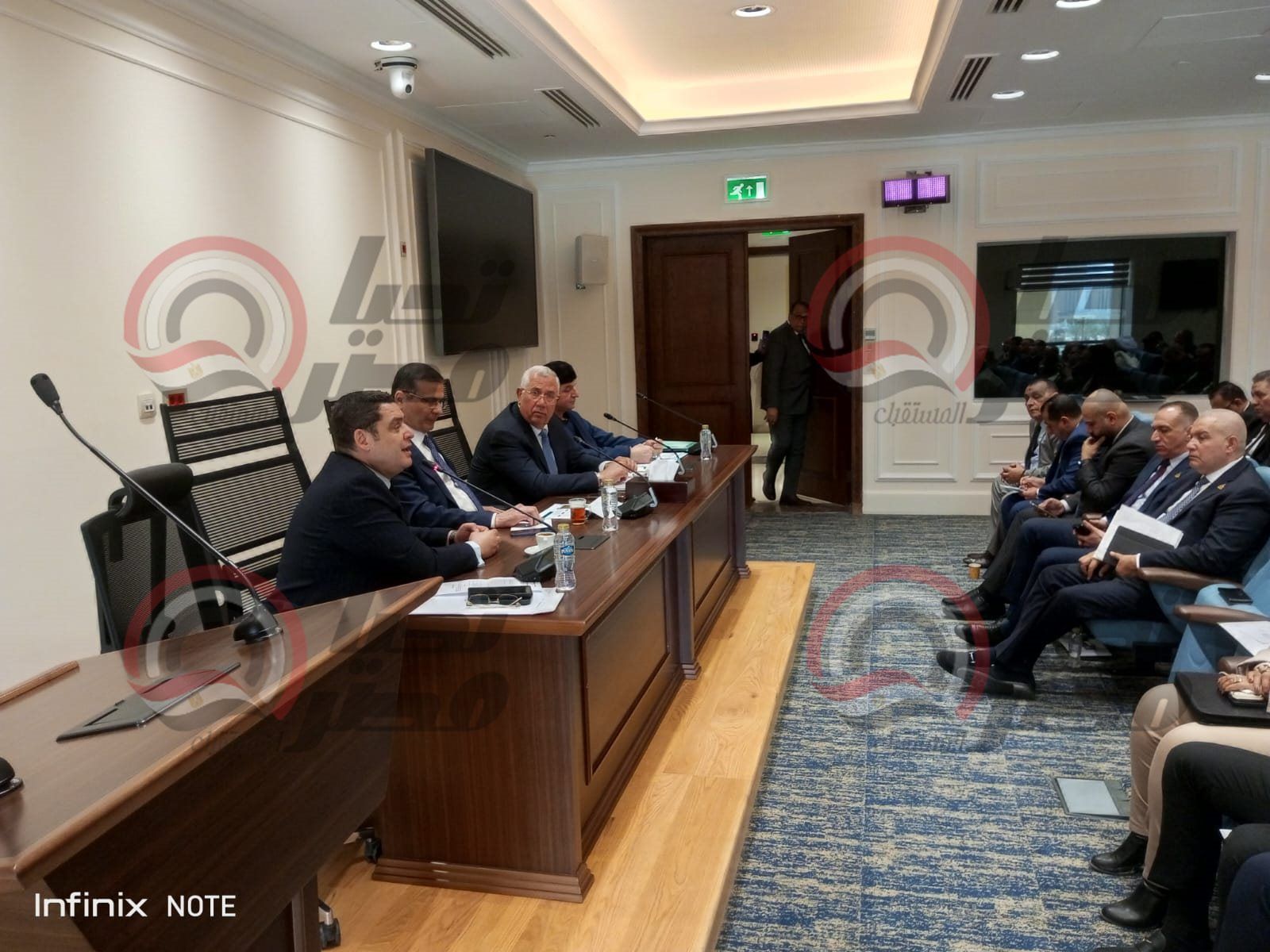من عزاء والدته أمس إلى اجتماع لجنة الزراعة اليوم.. وزير الزراعة يواصل مهامه أمام البرلمان