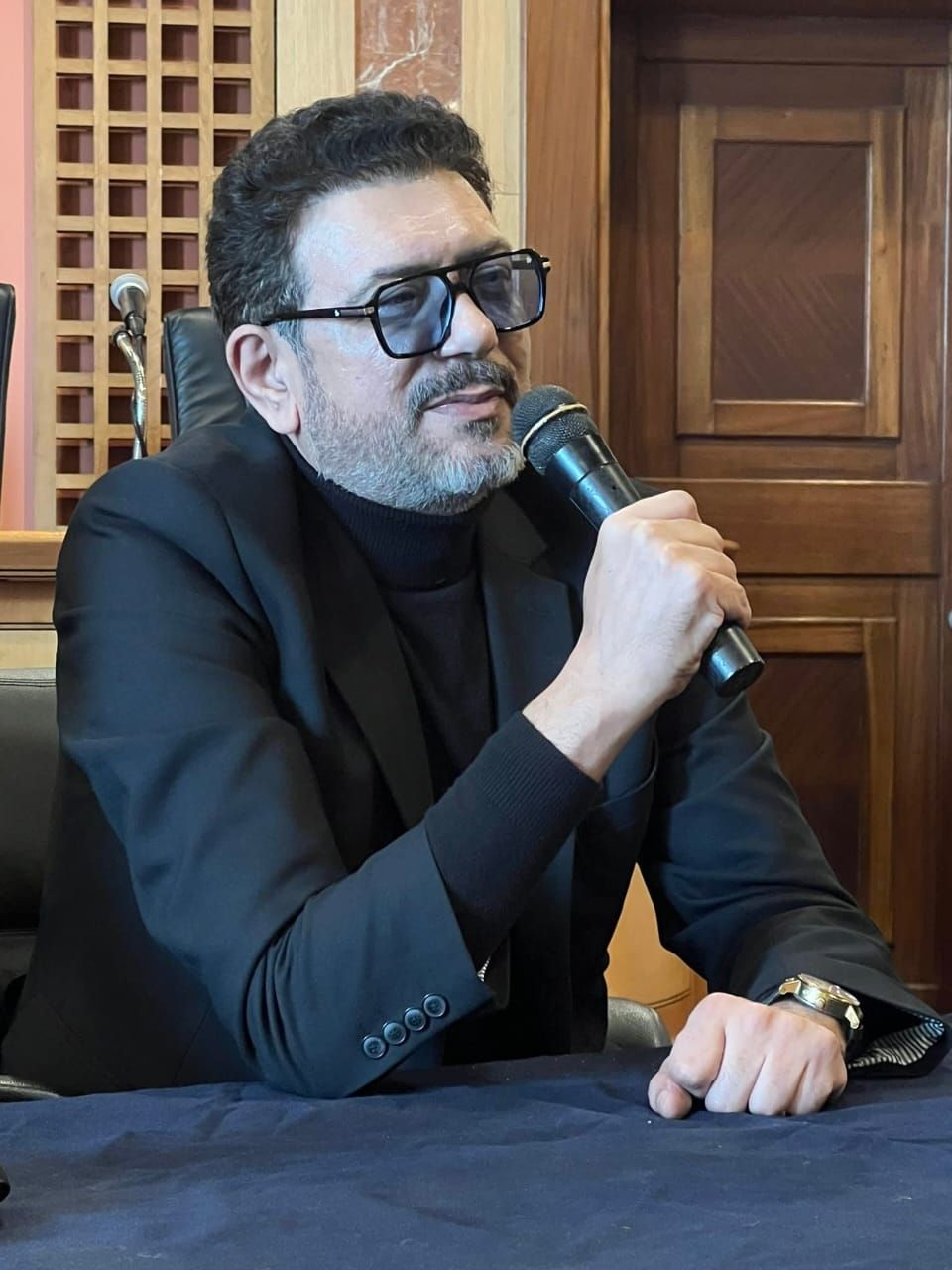 الفنان أحمد وفيق يتحدث عن أهمية الإسكندرية للفنانين فى "ماستر كلاس "بملتقى نغم للمسرح