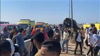 مصرع 3 أشخاص وإصابة 2 آخرين إثر تصادم سيارتين نقل بالبحيرة