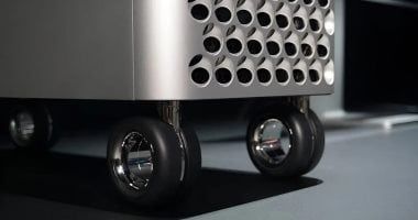 النهاية الغريبة لأشهر إكسسوار فى عالم التقنية.. عجلات Mac Pro Wheels Kit