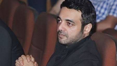 عمرو محمود ياسين ردا على شائعات إعادة ياسمين عبد العزيز تصوير مشاهدها في وننسى اللي كان: كلام عبيط وساذج