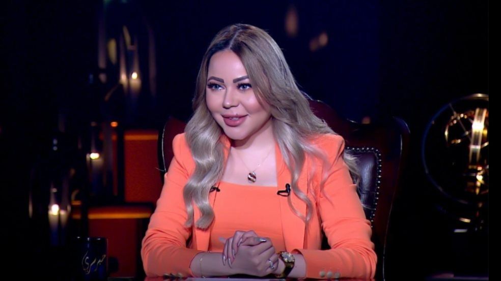 أنا شاهدة على وطنيتك.. أسما إبراهيم تدعم زوجها رجل الأعمال محمد الخشن