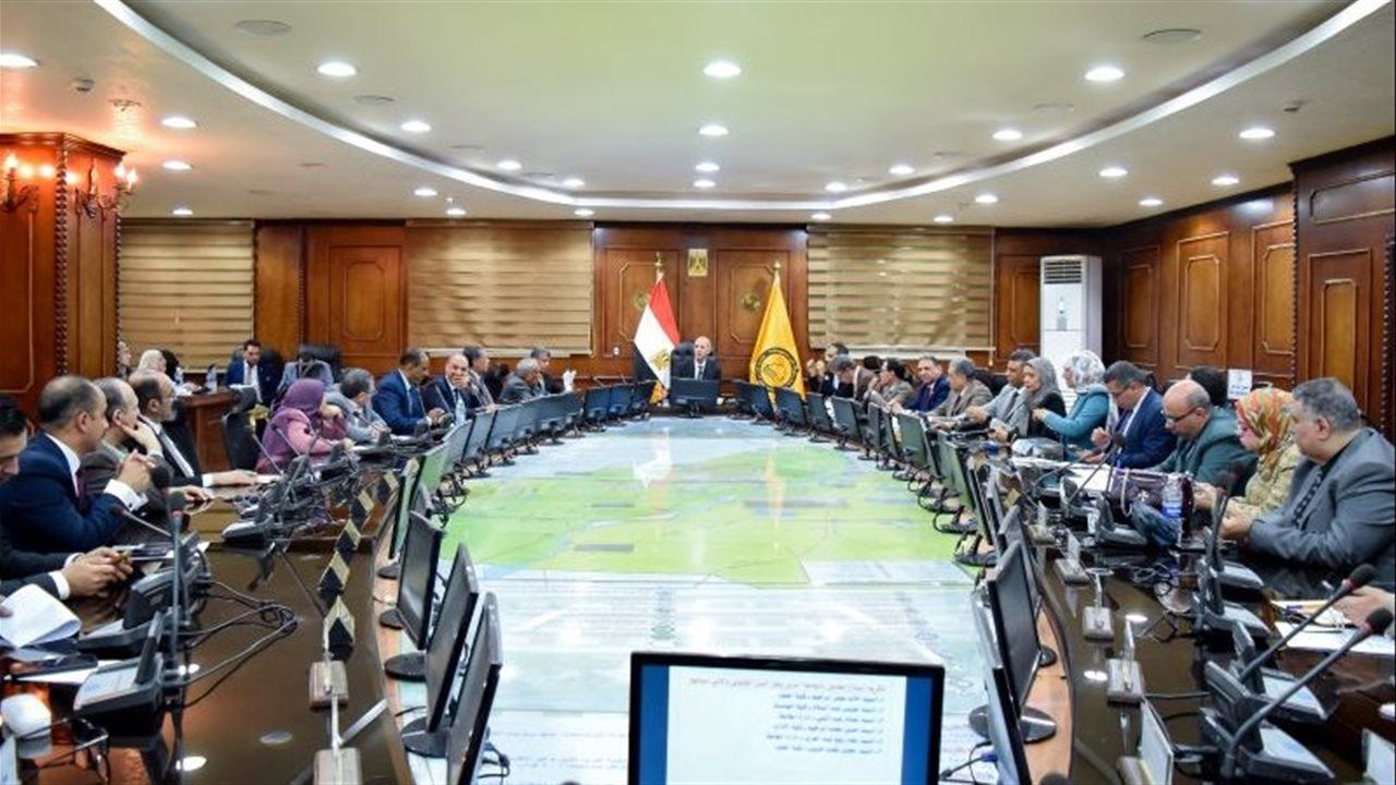 مجلس جامعة بني سويف يوافق على تدشين قوافل شاملة تجوب المناطق الأكثر احتياجًا