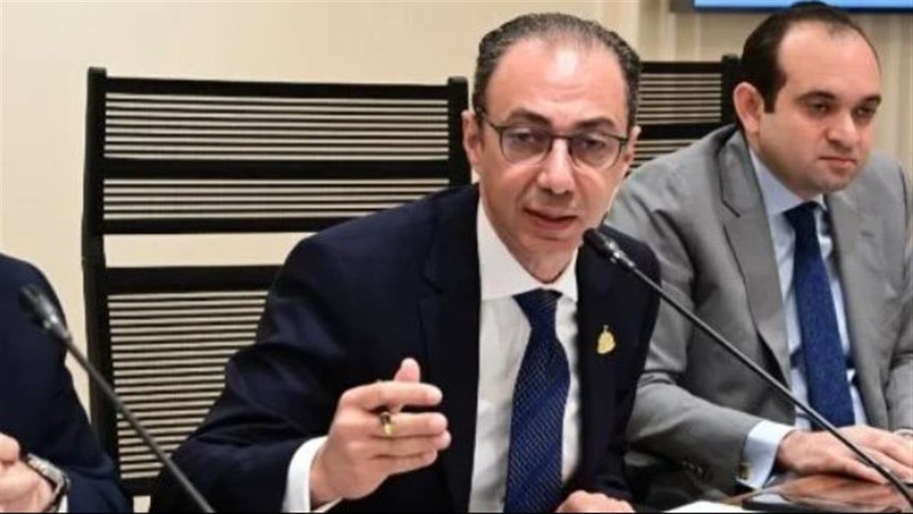 رئيس "صحة النواب" يقترح إشراك التأمين الخاص في "التأمين الشامل"