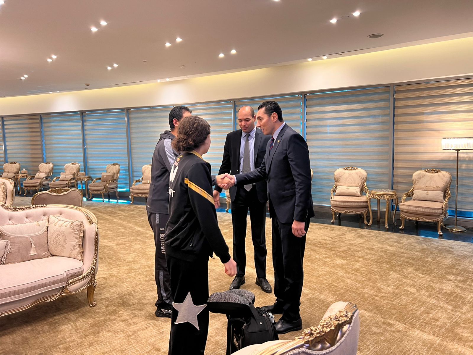 وزير الشباب والرياضة في استقبال هنا جودة بالمطار