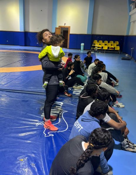 سمر حمزة و ابنها سمر حمزة و ابنها