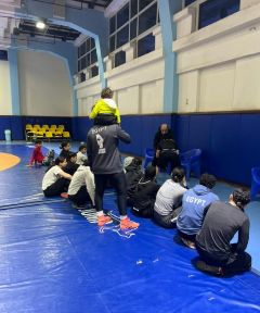 سمر حمزة وطفلها سمر حمزة وطفلها