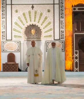 البابا في الجامع الجزائري