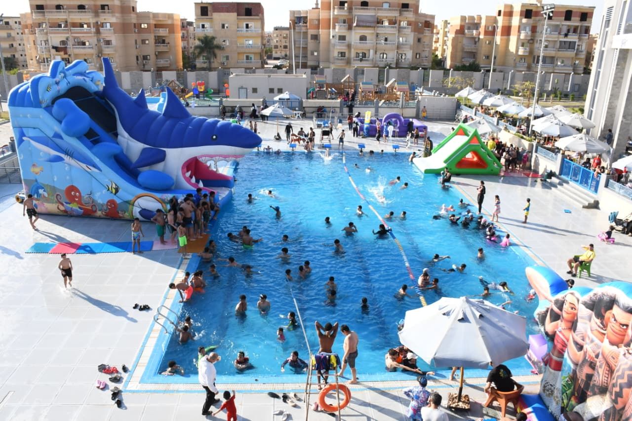 حمام السباحة في الجزيرة 2 خلال شم النسيم حمام السباحة في الجزيرة 2 خلال شم النسيم