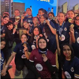 لاعبات الصيد