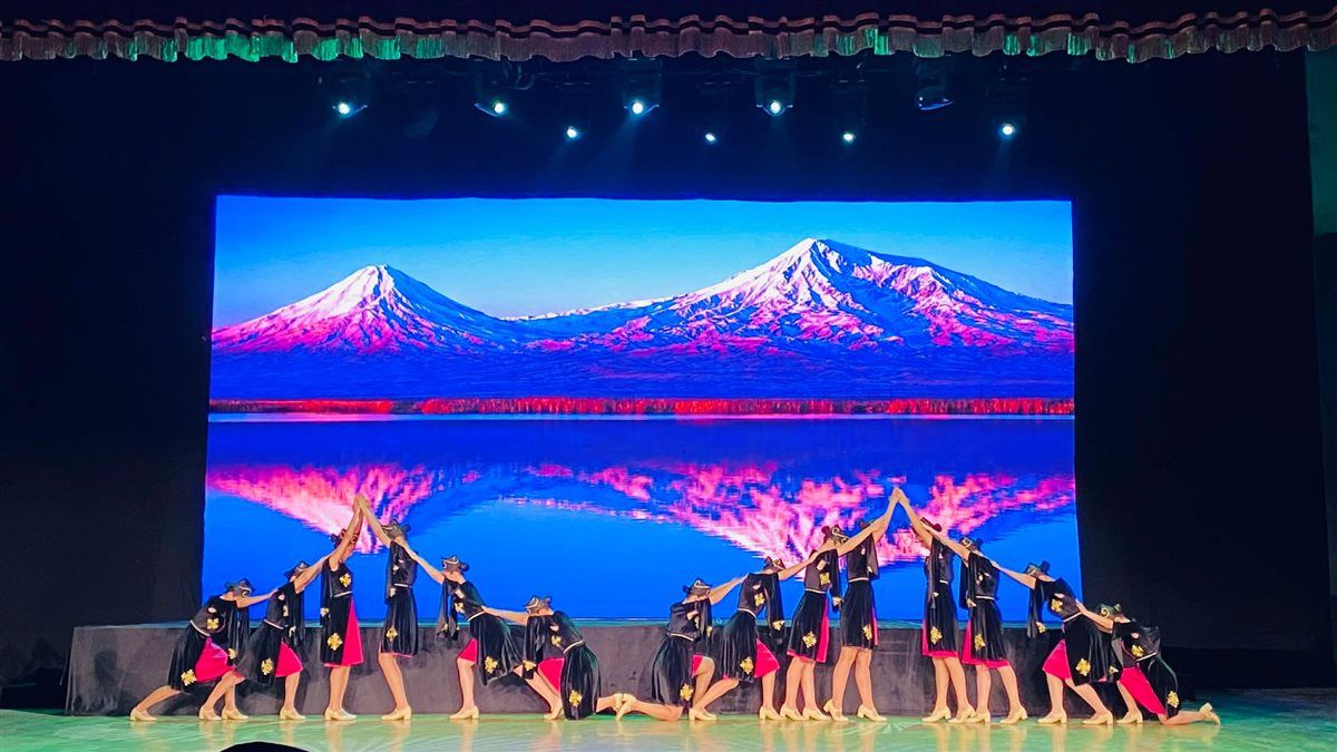 العرض الفني لفرقة زانكيزور