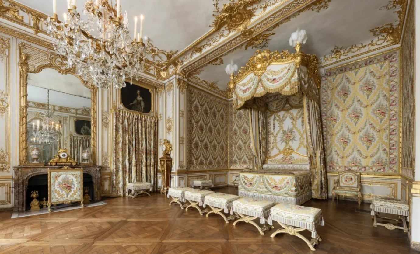 غرفة النوم الملكية