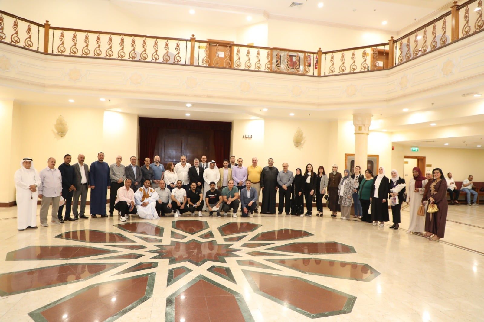 الشاعر محمد البريكى والحضور بالأمسية الشعرية