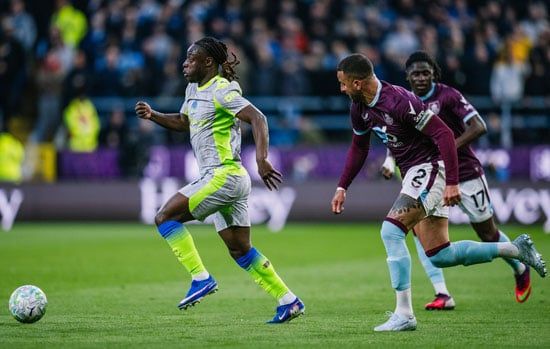 بيرنلي ضد مان سيتي