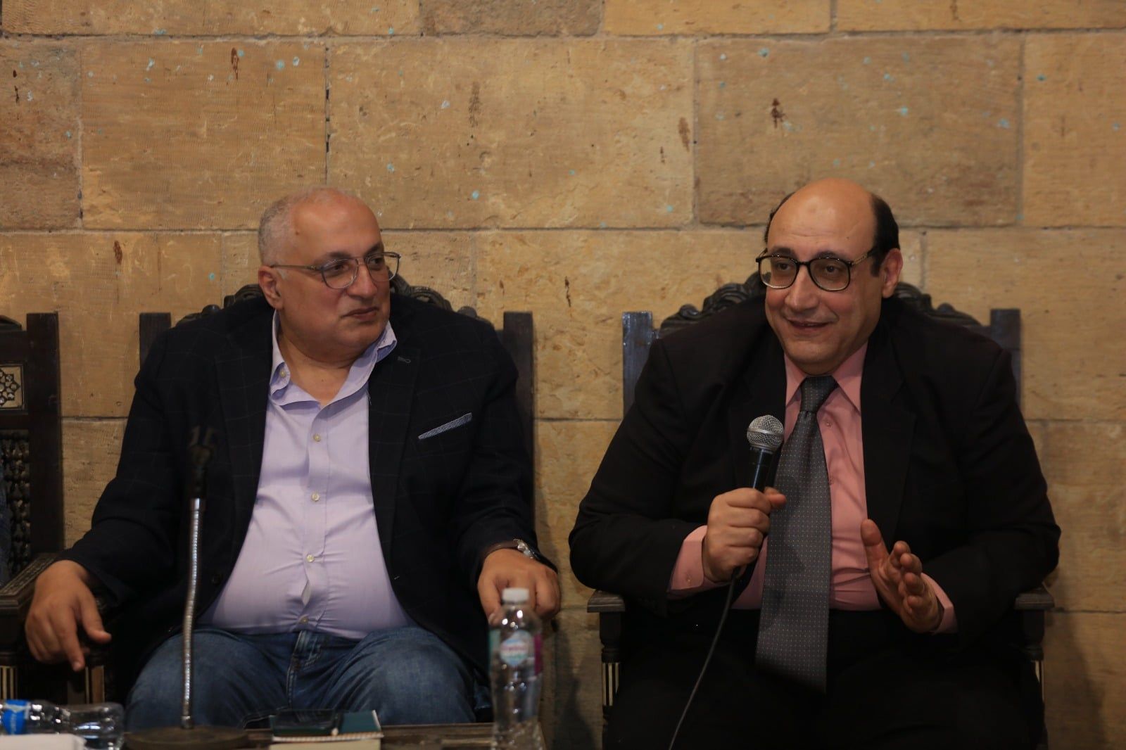 جانب من الندوة