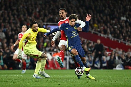 جانب من مباراة أرسنال وأتلتيكو مدريد