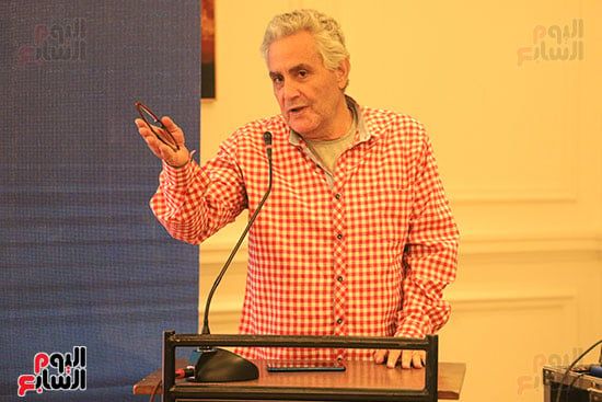 الكاتب كمال مغيث