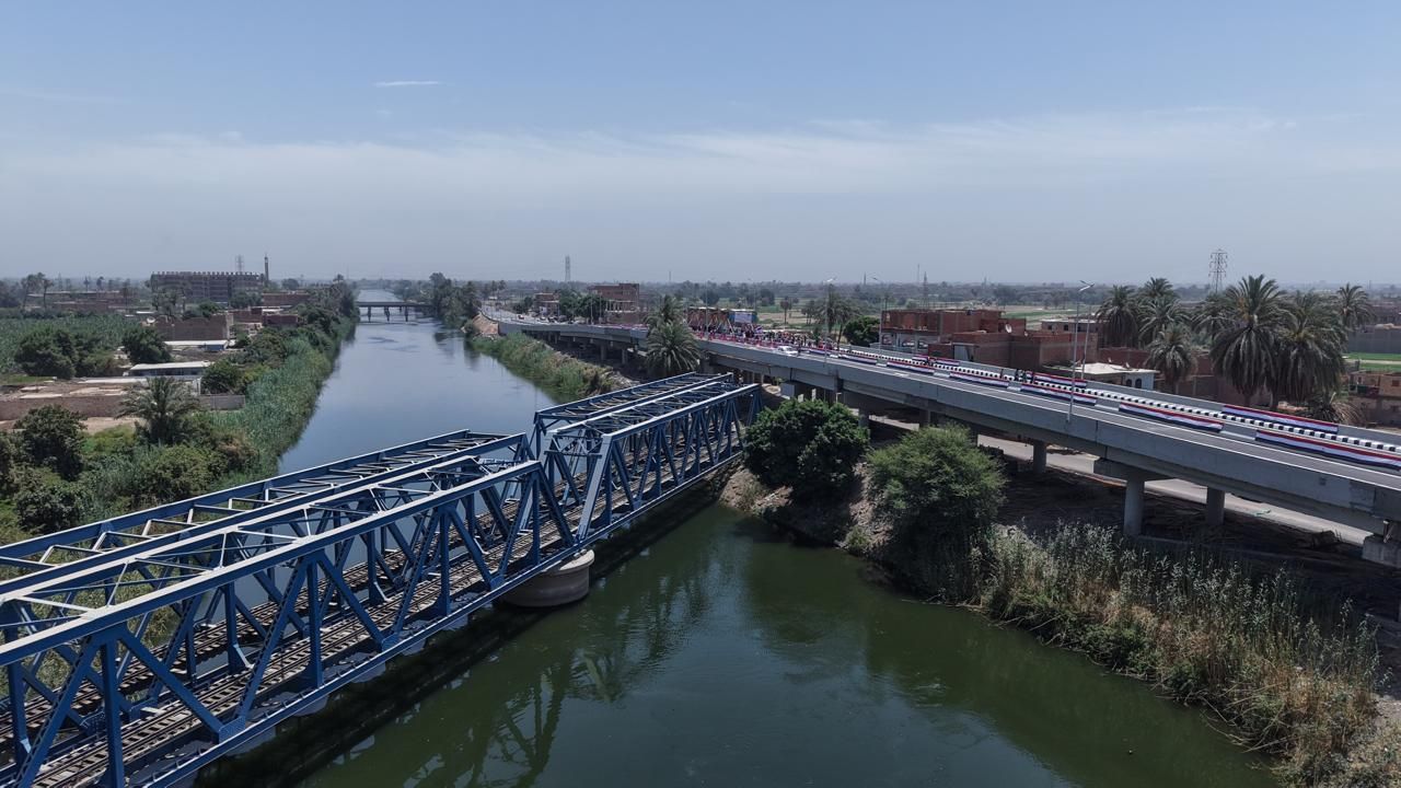 7c10832153.jpg