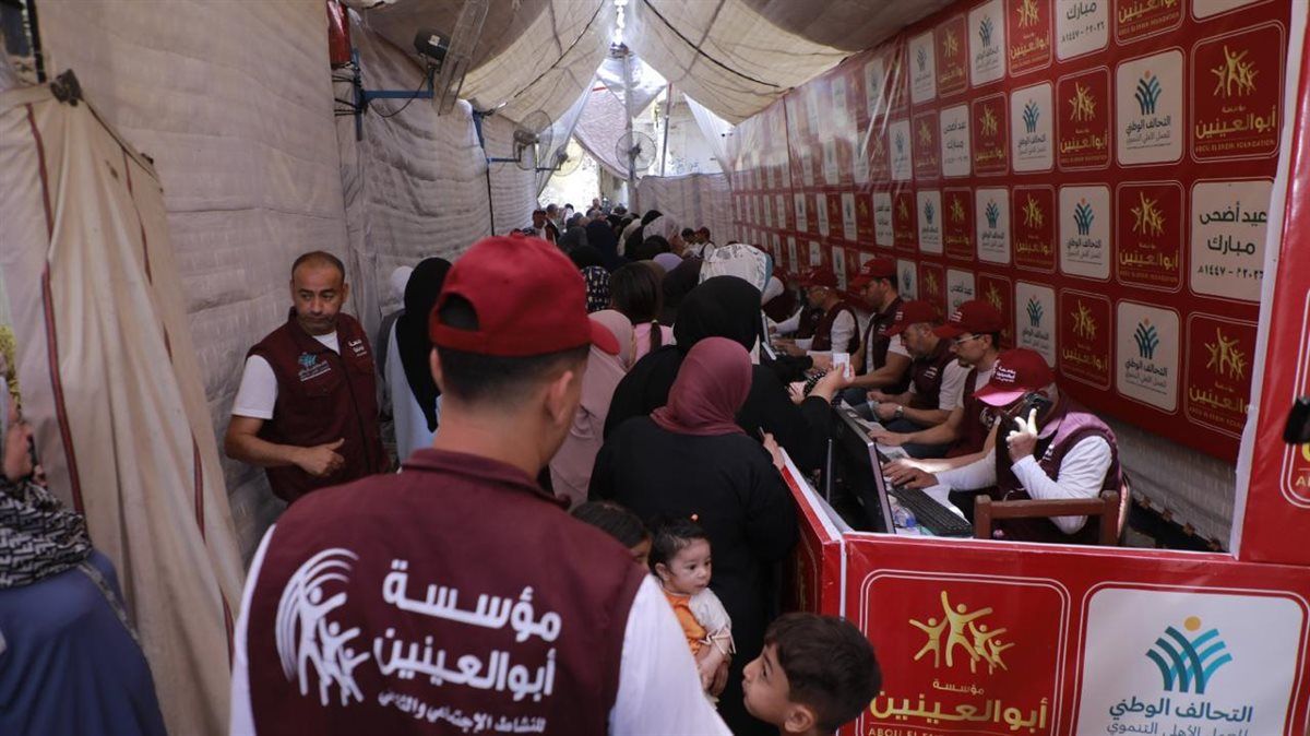 تحت مظلة التحالف الوطني.. مؤسسة أبو العينين تواصل توزيع لحوم الأضاحي في مختلف المحافظات