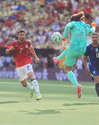 محمود تريزيجيه خلال المباراة
