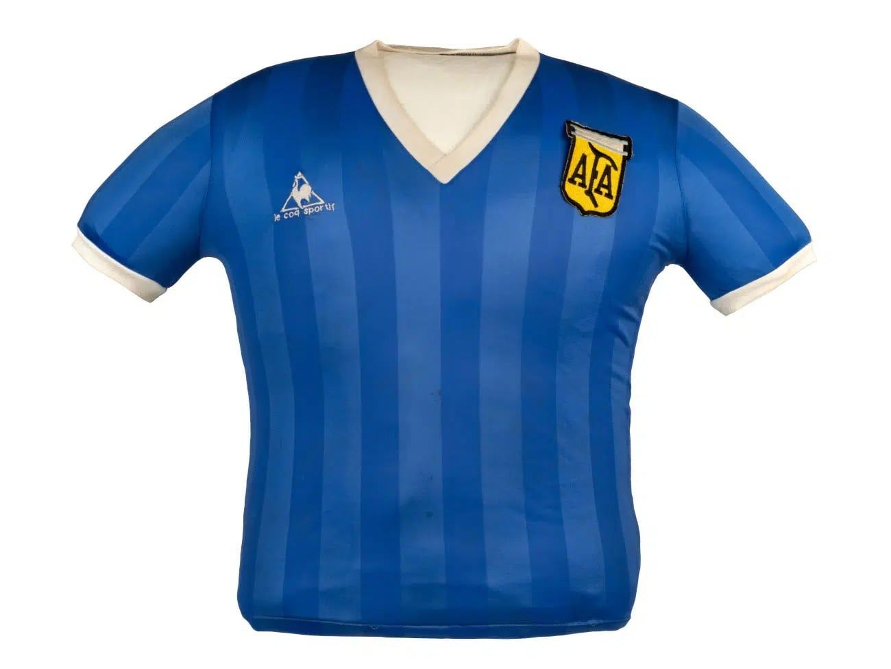 يد الله لمارادونا. قميص ارتداه اللاعب في مباراة كأس العالم 1986 ضد إنجلترا. يد الله لمارادونا. قميص ارتداه اللاعب في مباراة كأس العالم 1986 ضد إنجلترا.