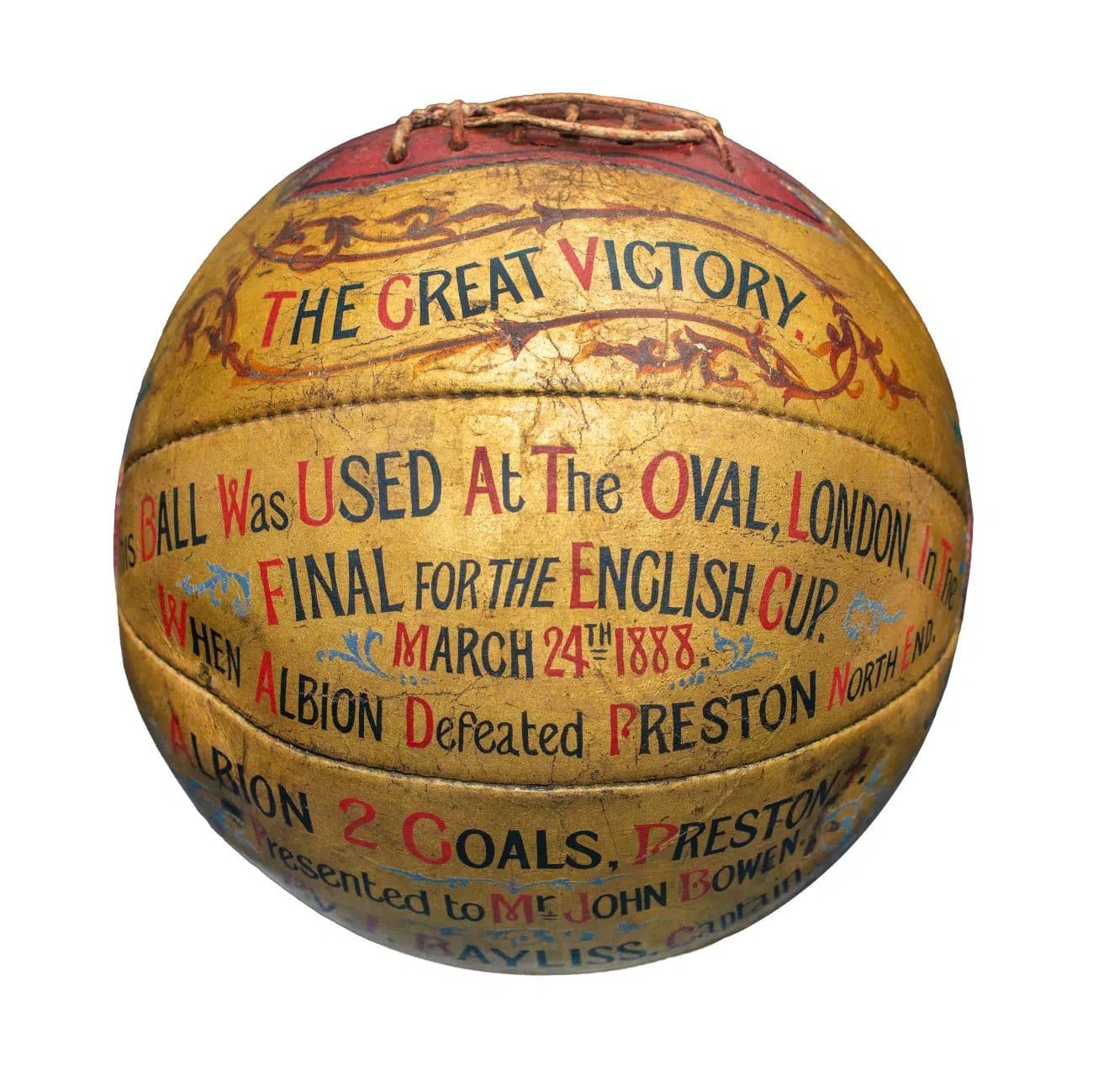 كرة قدم مرسومة يدوياً تخليداً لذكرى نهائي كأس الاتحاد الإنجليزي لكرة القدم عام 1888. كرة قدم مرسومة يدوياً تخليداً لذكرى نهائي كأس الاتحاد الإنجليزي لكرة القدم عام 1888.