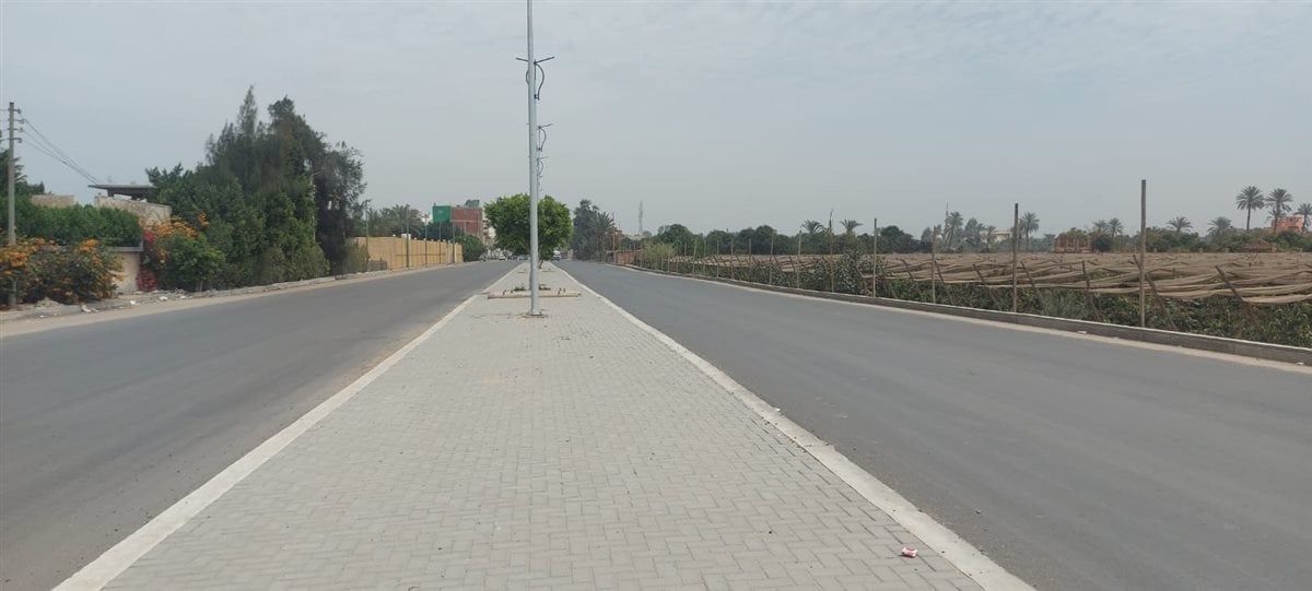 محافظ الجيزة: رصف ورفع كفاءة ٢.٥ كم بطريق ترعة فهمي في منشأة القناطر