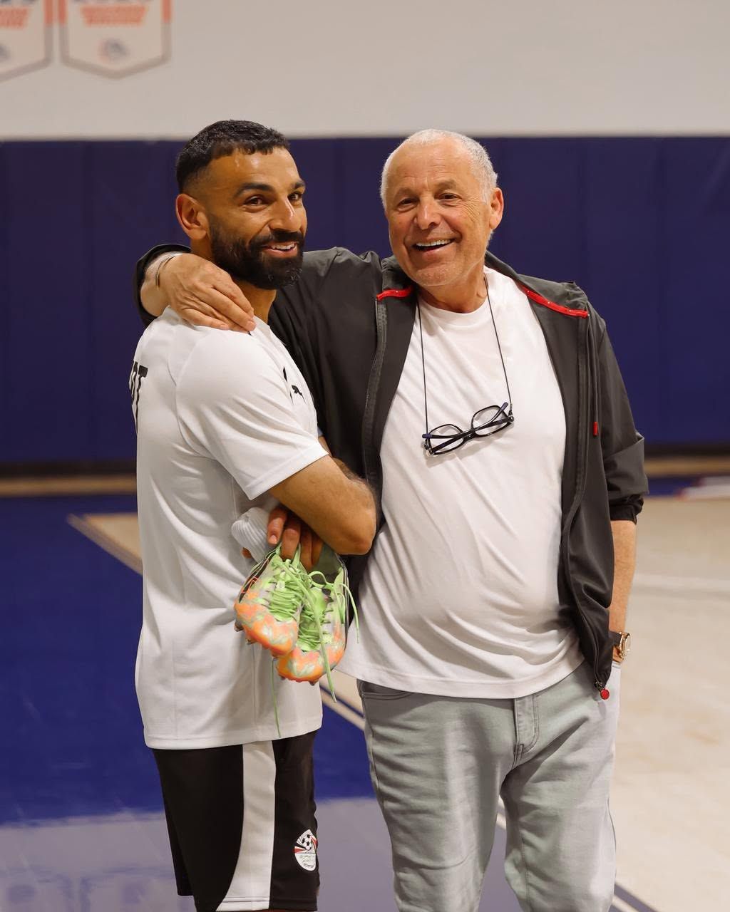 محمد صلاح وهاني أبو ريدة في مران المنتخب