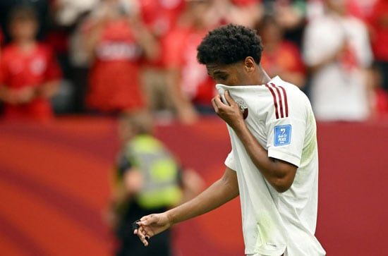 طرد همام الأمين لاعب منتخب طرد همام الأمين لاعب منتخب
