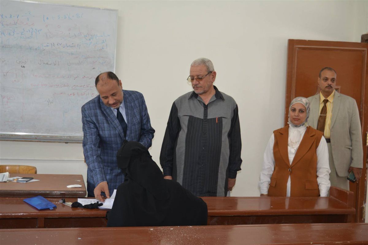 جانب من متابعة نائب رئيس جامعة الأزهر للامتحانات