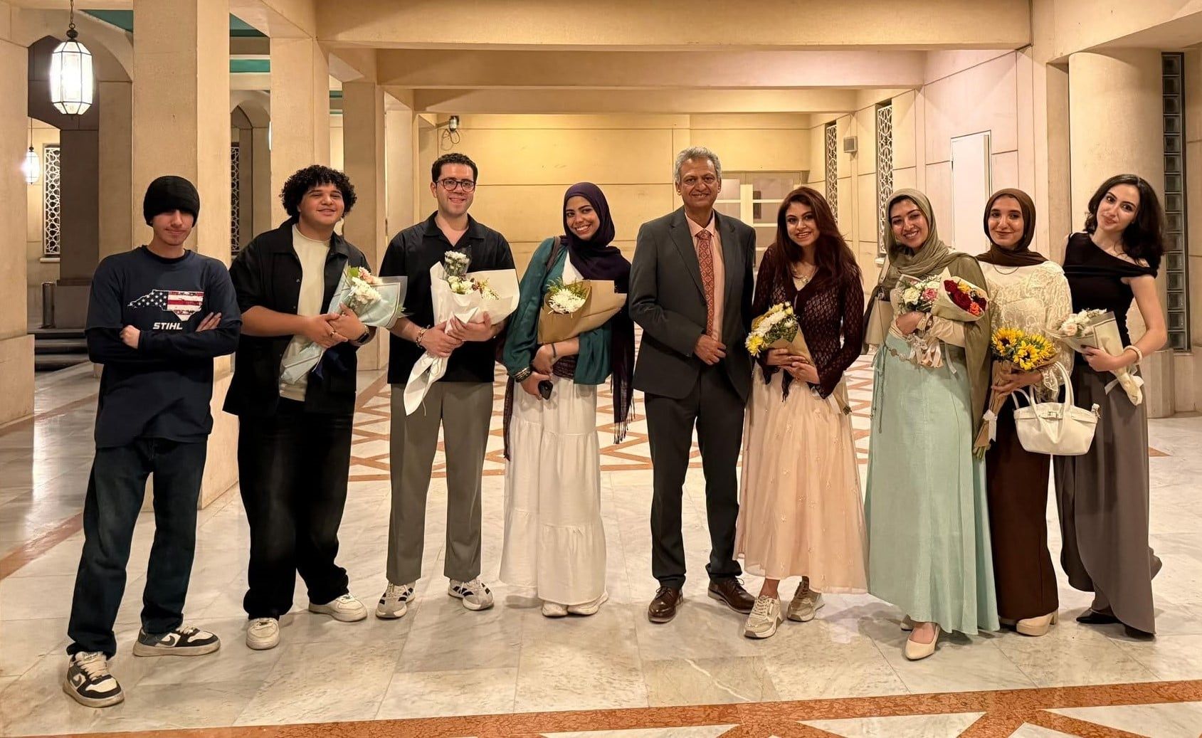 الدكتور طاهر عبدالعظيم في المعرض الفنى إنسان ومكان بدار الأوبرا (2)