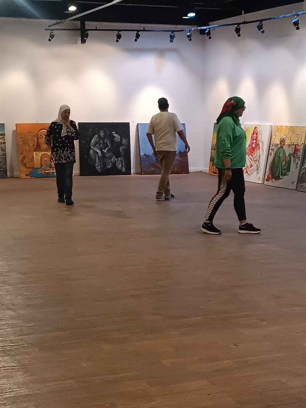 معرض «30 يونيو - رؤى تشكيلية»