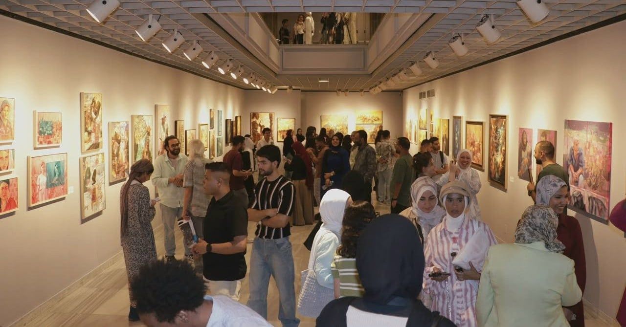 جانب من الحضور بالمعرض الفنى إنسان ومكان بدار الأوبرا (3)