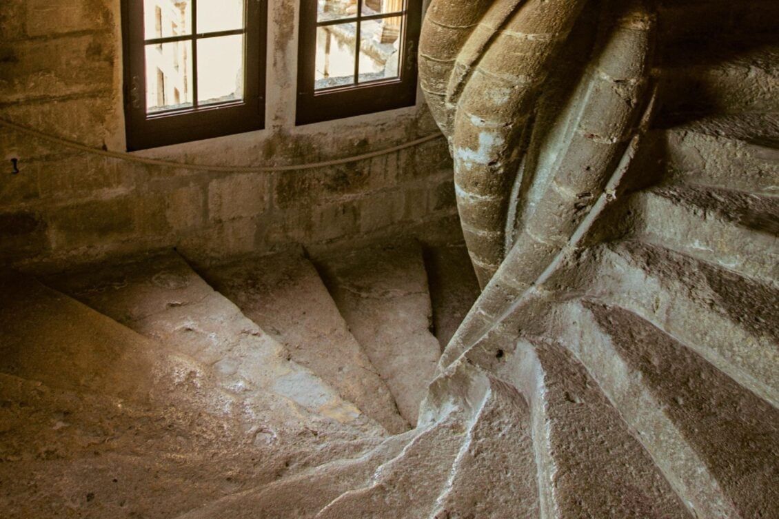 Old-stone-spiral-staircase-2-web-3000-x-2000-1130x753-f50_50